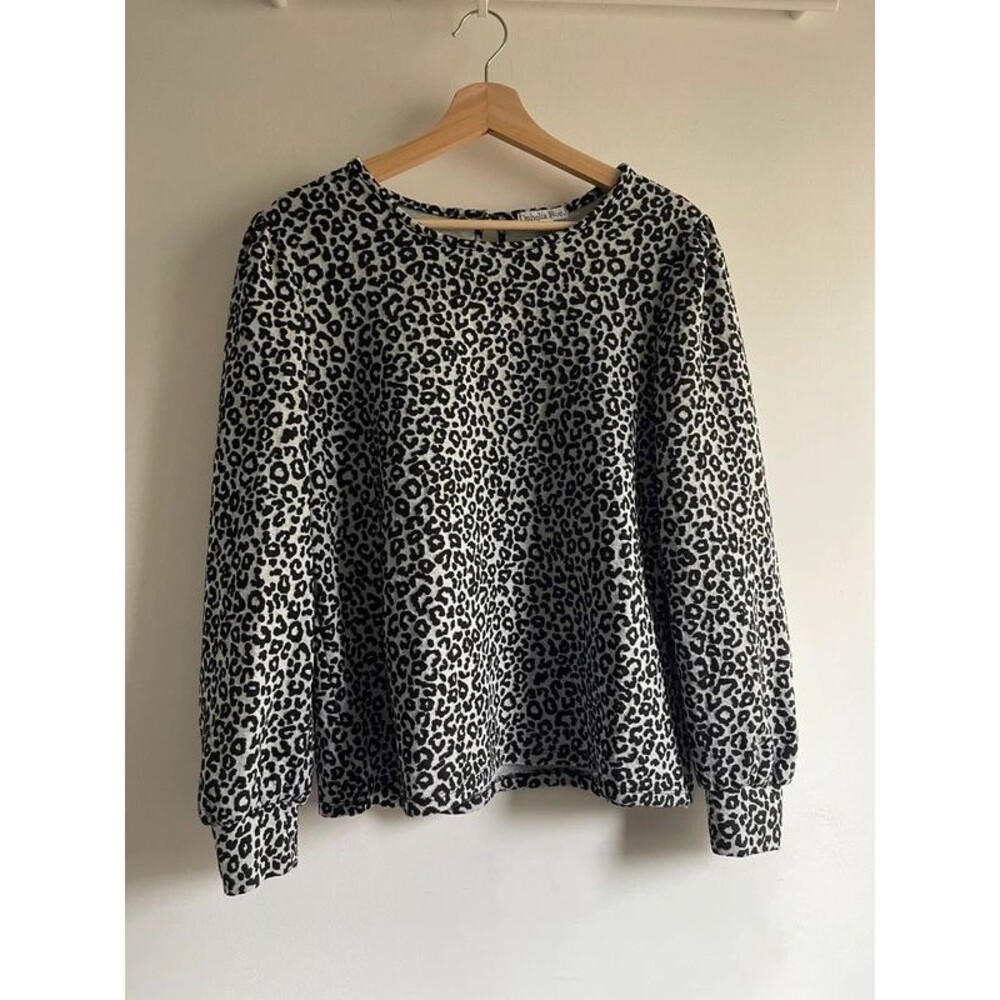 Ophelia Roe Black & White Leopard Print Long Sleeve Knit Top Size Medium